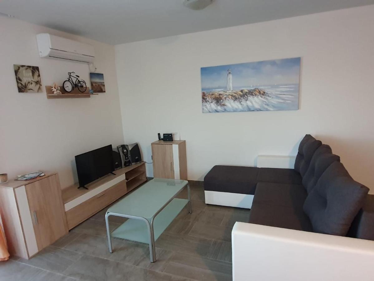 Apartmani Lucija Maslenica Εξωτερικό φωτογραφία