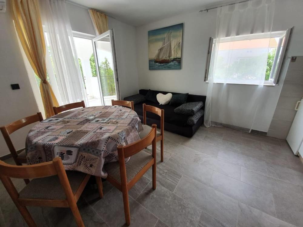 Apartmani Lucija Maslenica Εξωτερικό φωτογραφία