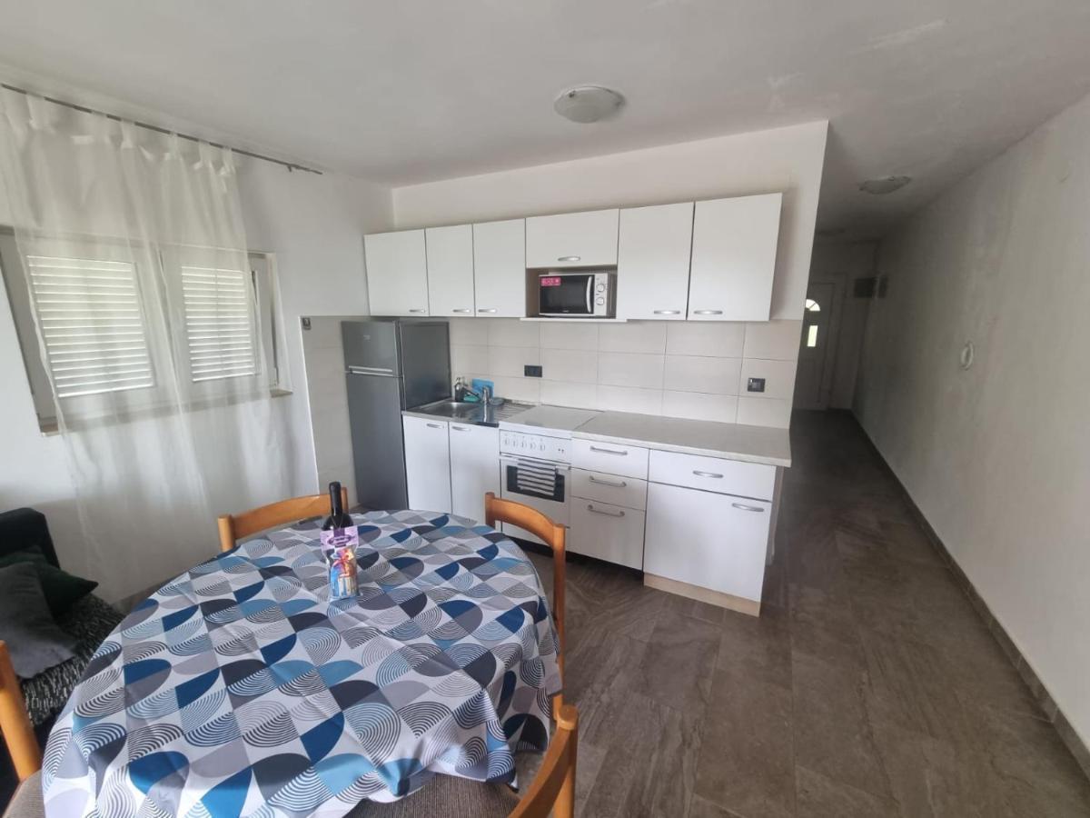 Apartmani Lucija Maslenica Εξωτερικό φωτογραφία